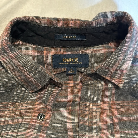 Roark button down flannel shirt. Size small - Picture 2 of 3